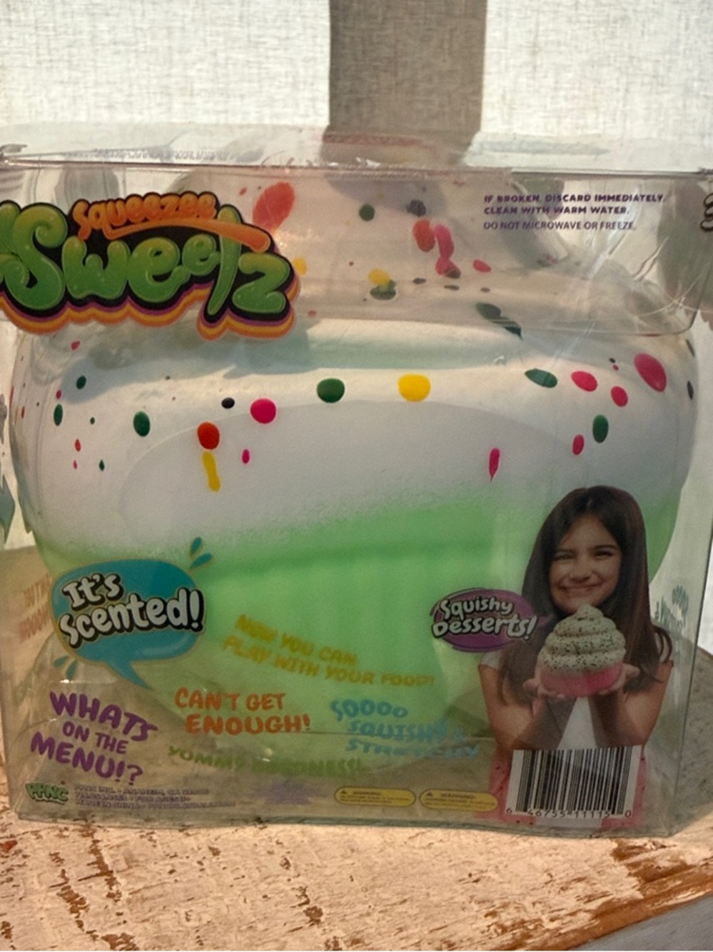 Jumbo scented cupcake- 🆕